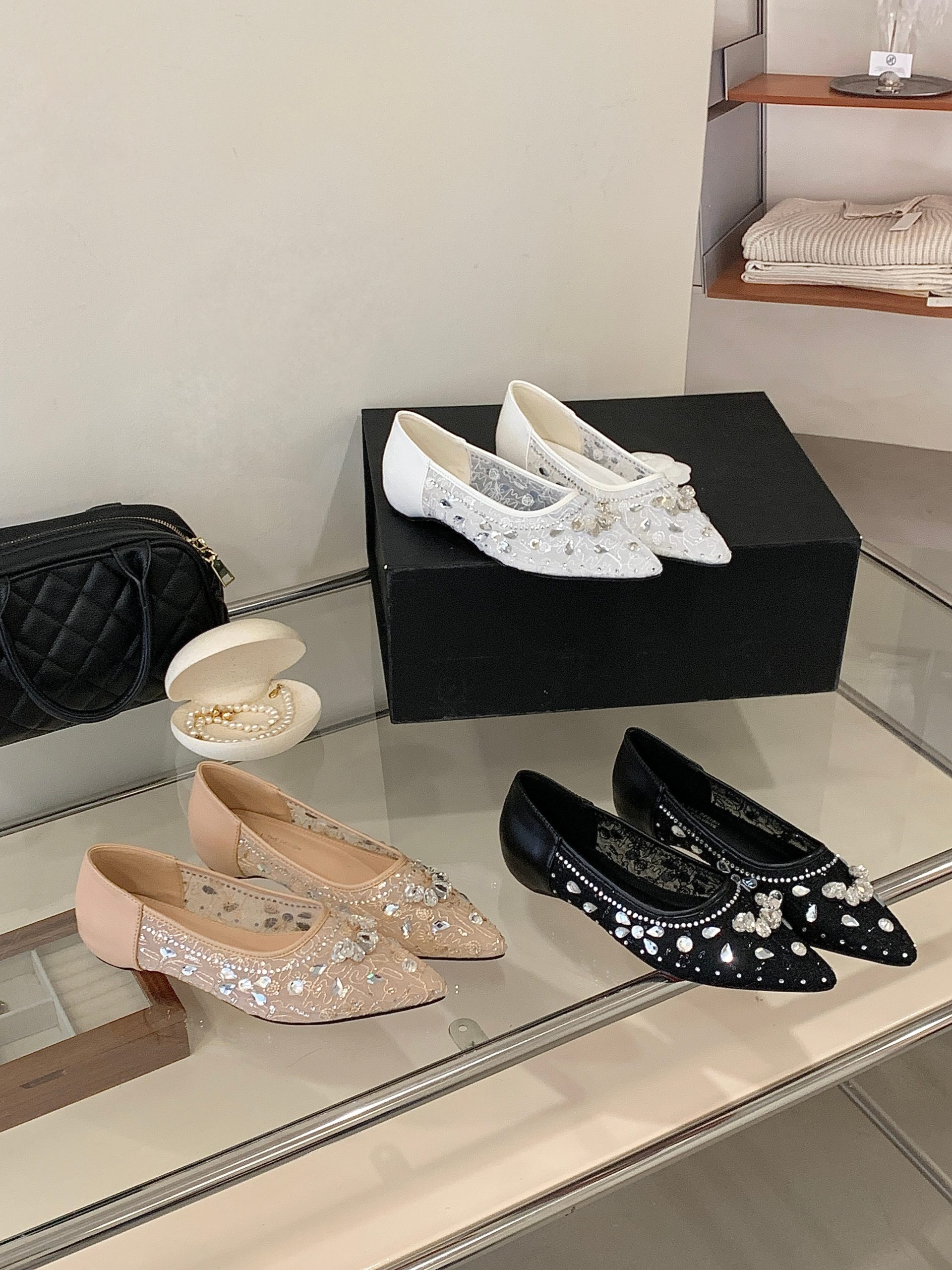 2026-early-spring-new-chunky-heel-french-fairy-style-rhinestone-shallow-mouth-versatile-womens-shoes 2026 Early Spring New Chunky Heel French Fairy Style Rhinestone Shallow Mouth Versatile Women's Shoes
