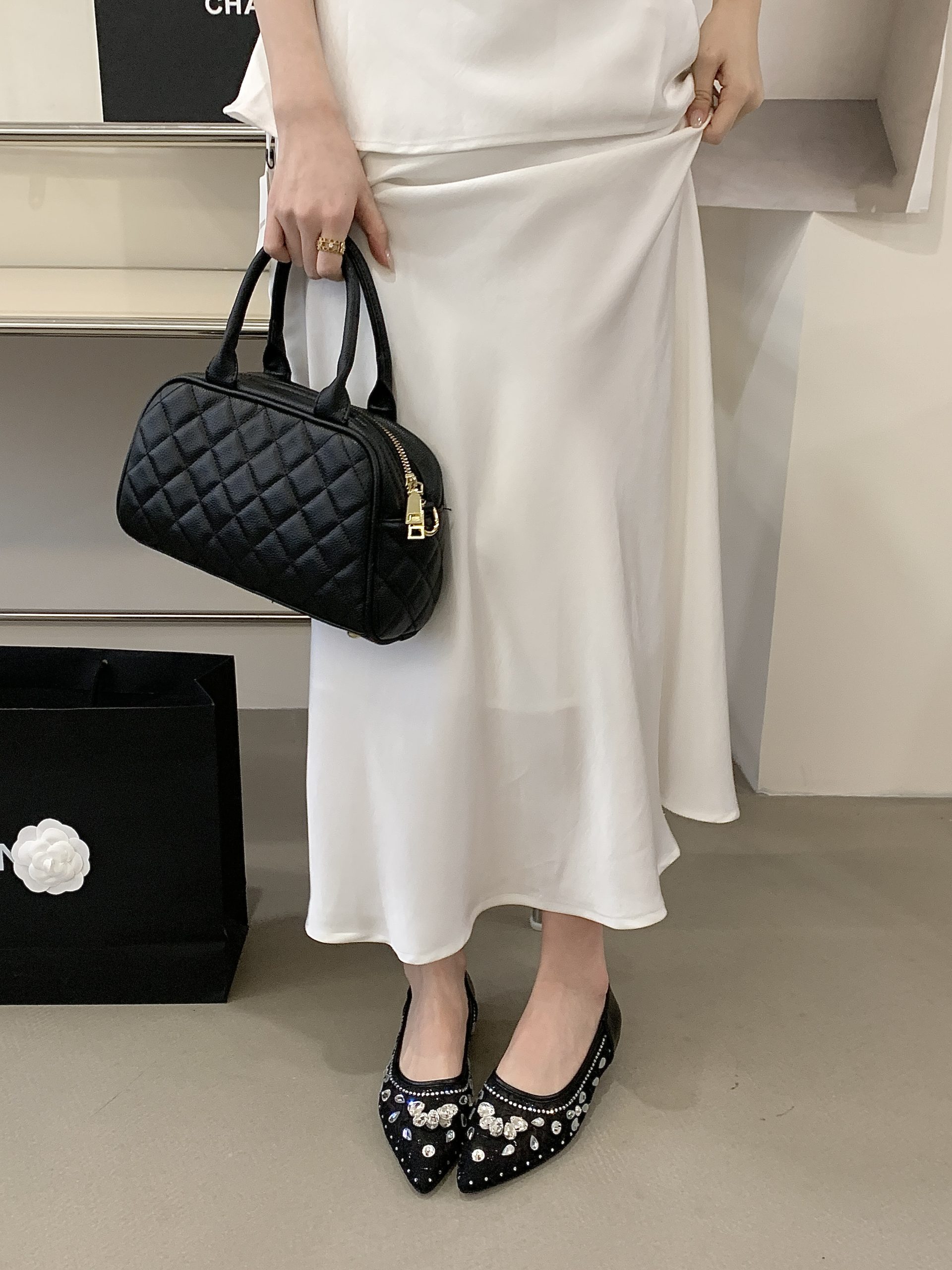 2026 Early Spring New Chunky Heel French Fairy Style Rhinestone Shallow Mouth Versatile Women's Shoes
