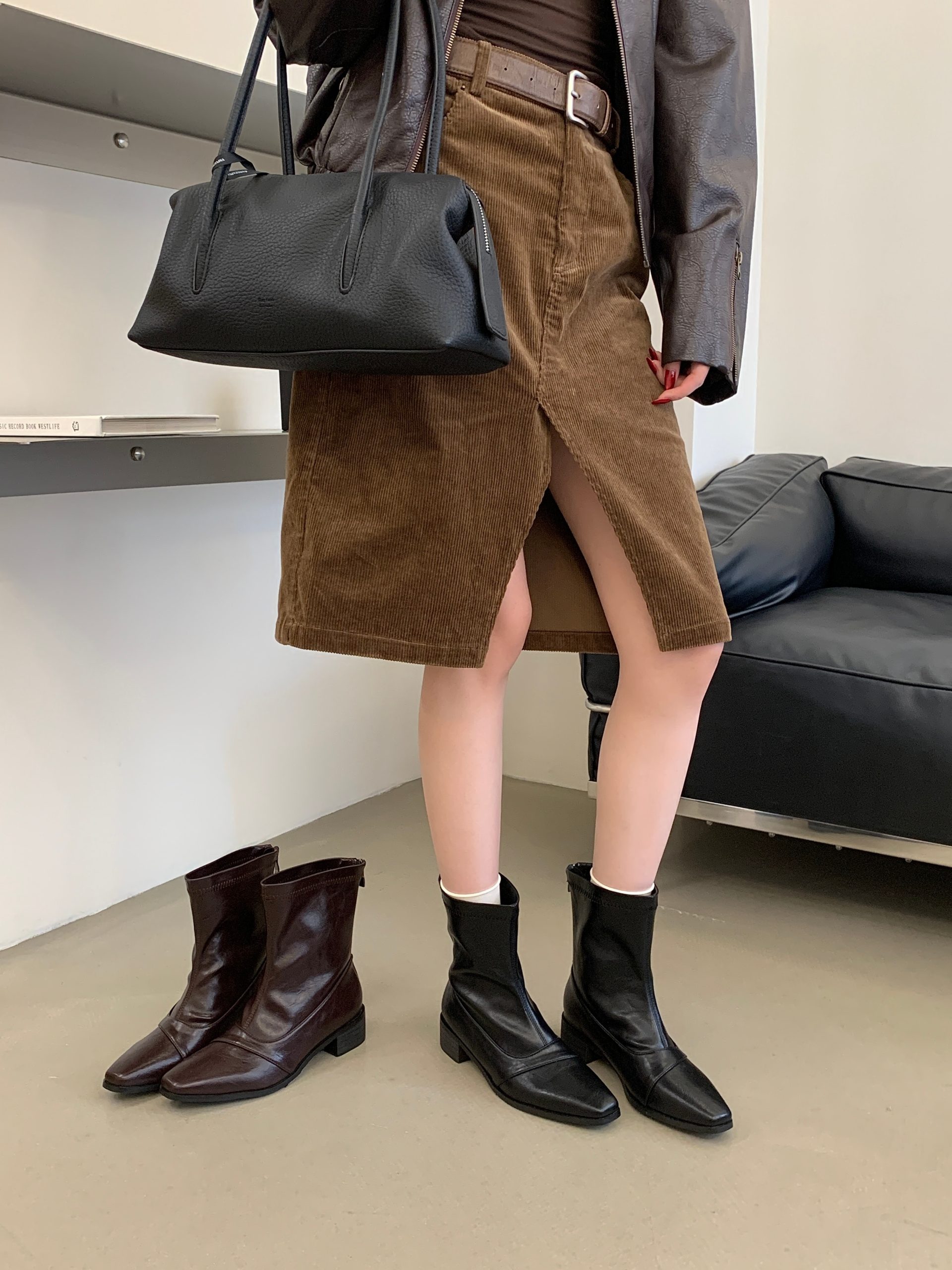 2026-new-french-retro-pointed-toe-chunky-heel-short-boots-womens-winter-ankle-boots 2026 New French Retro Pointed Toe Chunky Heel Short Boots Women's Winter Ankle Boots