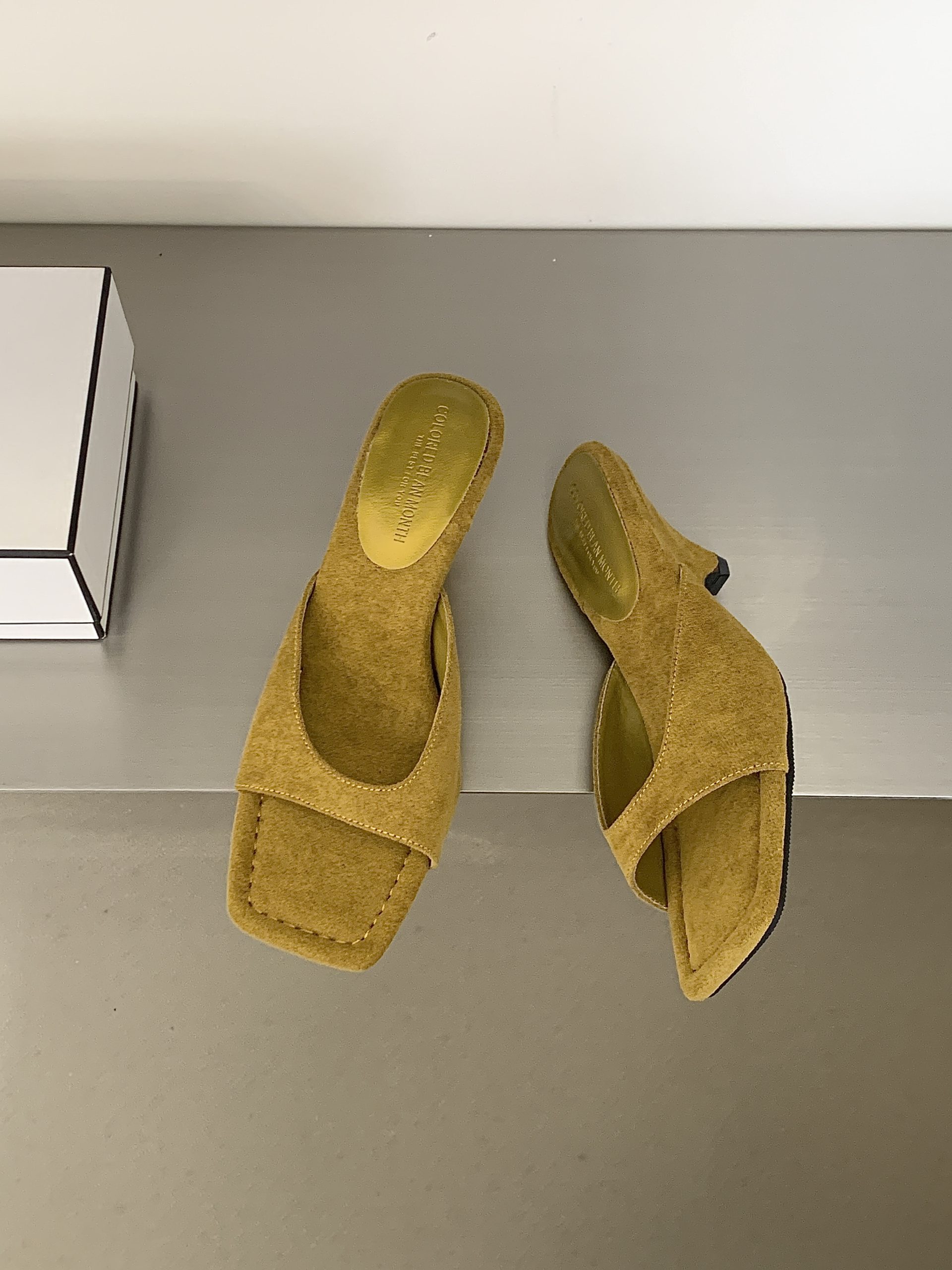 2026-new-summer-korean-style-suede-chunky-square-toe-mid-heel-elegant-slippers-open-toe-shallow-mouth-womens-shoes_2 2026 New Summer Korean Style Suede Chunky Square Toe Mid Heel Elegant Slippers Open Toe Shallow Mouth Women's Shoes