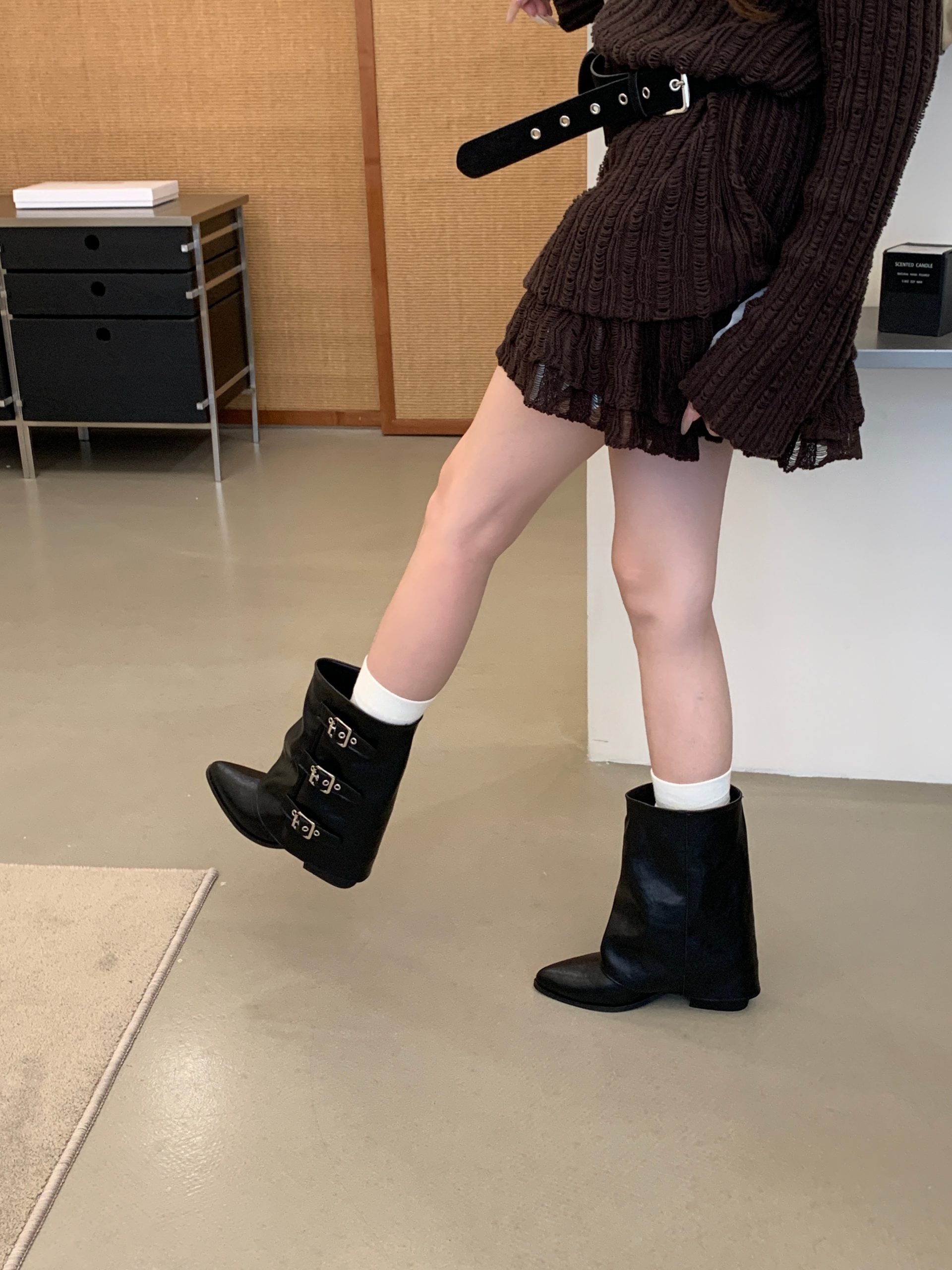 french-style-martin-boots-2026-new-autumn-pointed-toe-chunky-heel-short-boots_1 French Style Martin Boots 2026 New Autumn Pointed Toe Chunky Heel Short Boots