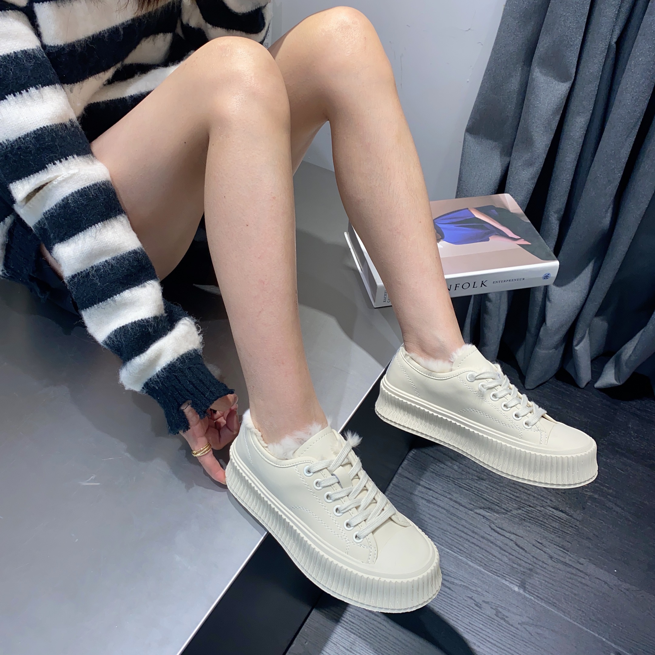 Winter Fleece-Lined Rabbit Fur Thick Sole Cookie Shoes Genuine Leather Casual Cowhide Board Shoes